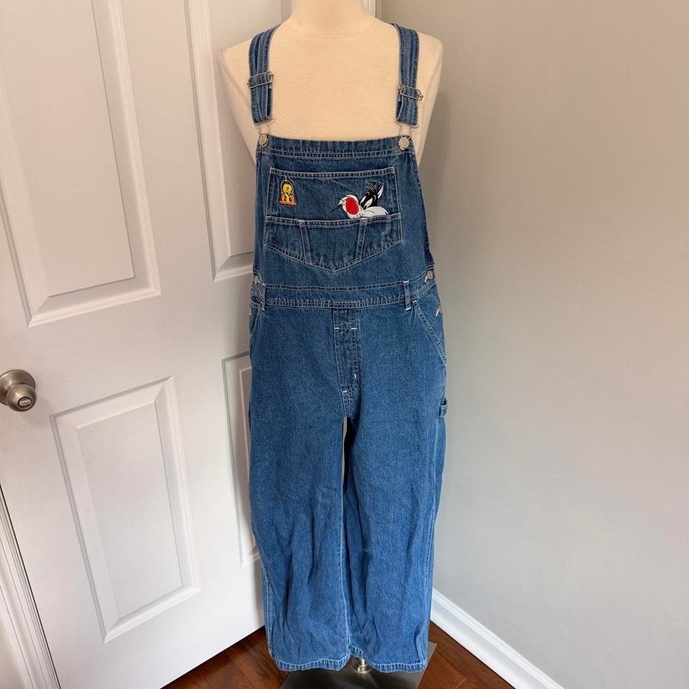 VINTAGE MEDIUM WASH LOONEY TUNES OVERALLS